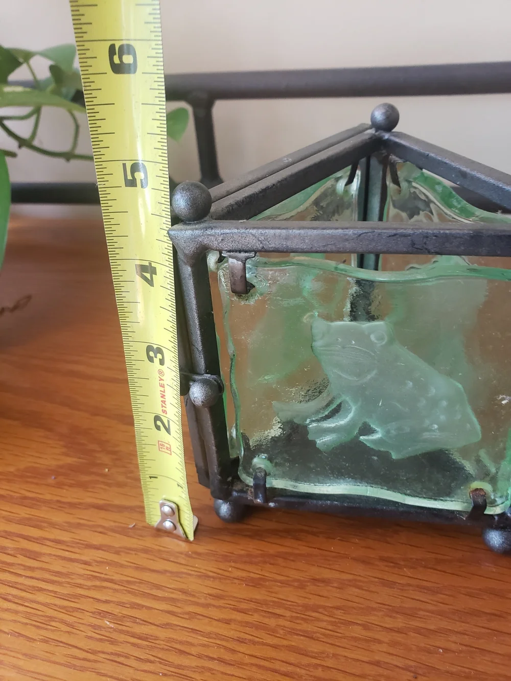 Green Frog Glass Tealight Candle Holder with Iron Frame
